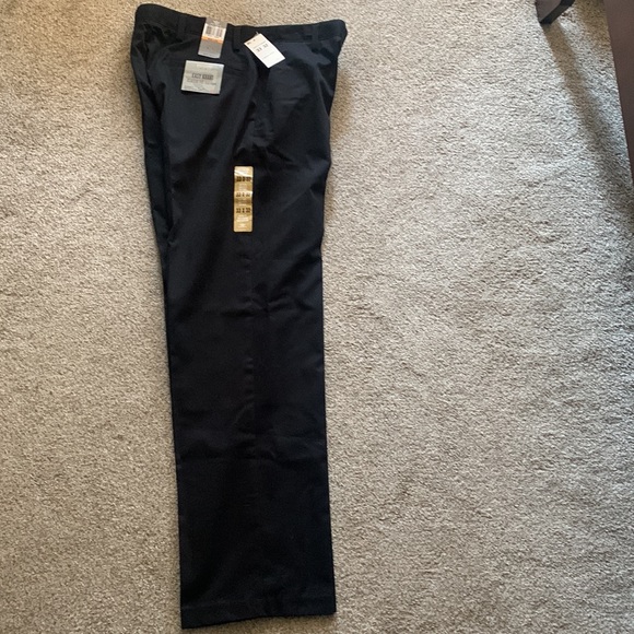 Dockers Black Mens Khaki Pants - 33 x 32 - Picture 2 of 7